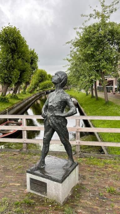 Puur Eastermar - Monumentaal, Authentiek En Luxe Koetshuis Aan Open Vaarwater Met Jacuzzi En Sauna Oostermeer Esterno foto